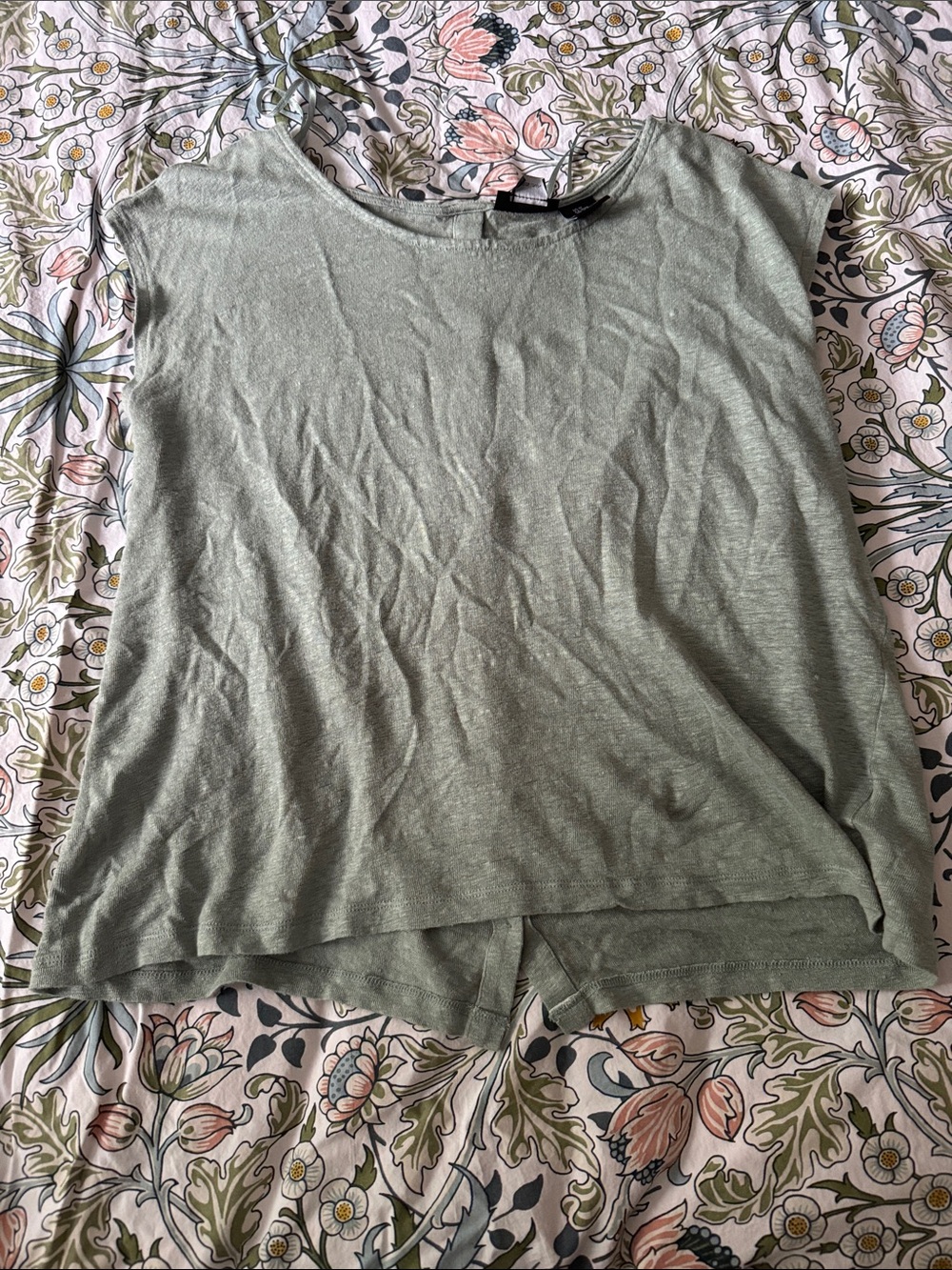 Tahari Light Sage Green Sleeveless Tank Top
